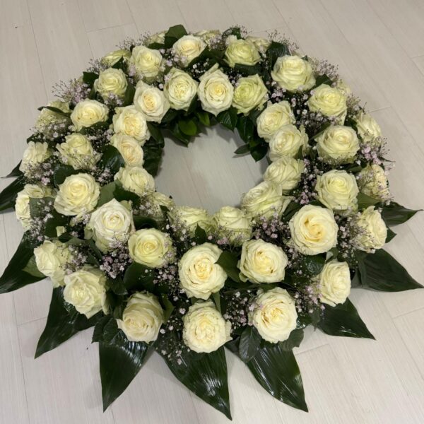 Coroana funerara rotuna –trandafiri albi
