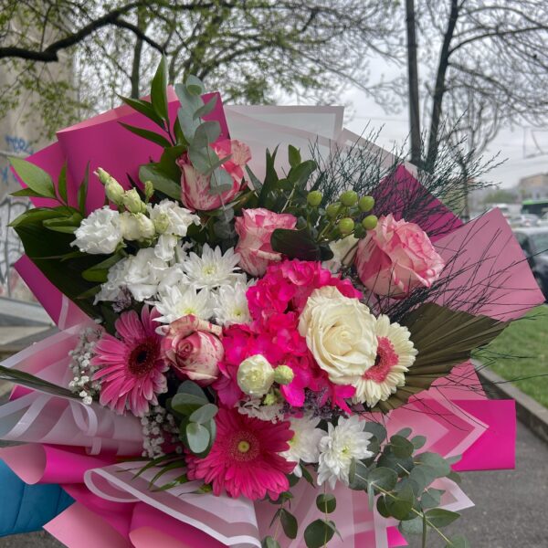 Buchet Pink Blossom cu trandafiri și gerbera