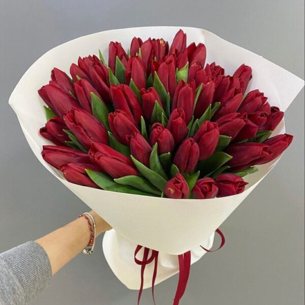 Buchet rosu - 49 lalele