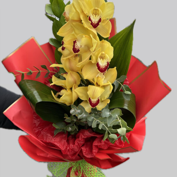 Buchet cu Orhidee Cymbidium Galbena